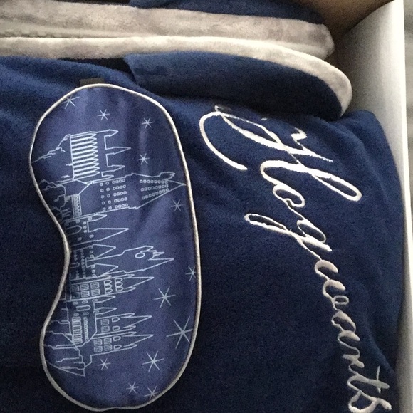Other - Hogwarts Spa Robe Set NIB🧙🏻‍♀️🧙🏻‍♂️